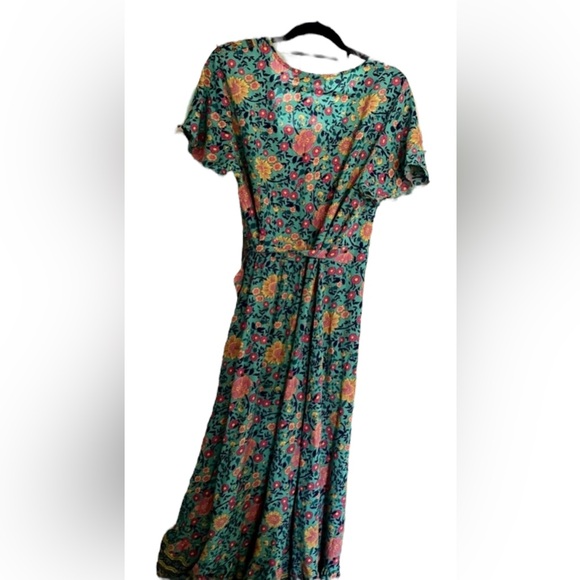 Floral V-Neck Maxi Dress - Picture 3 of 6